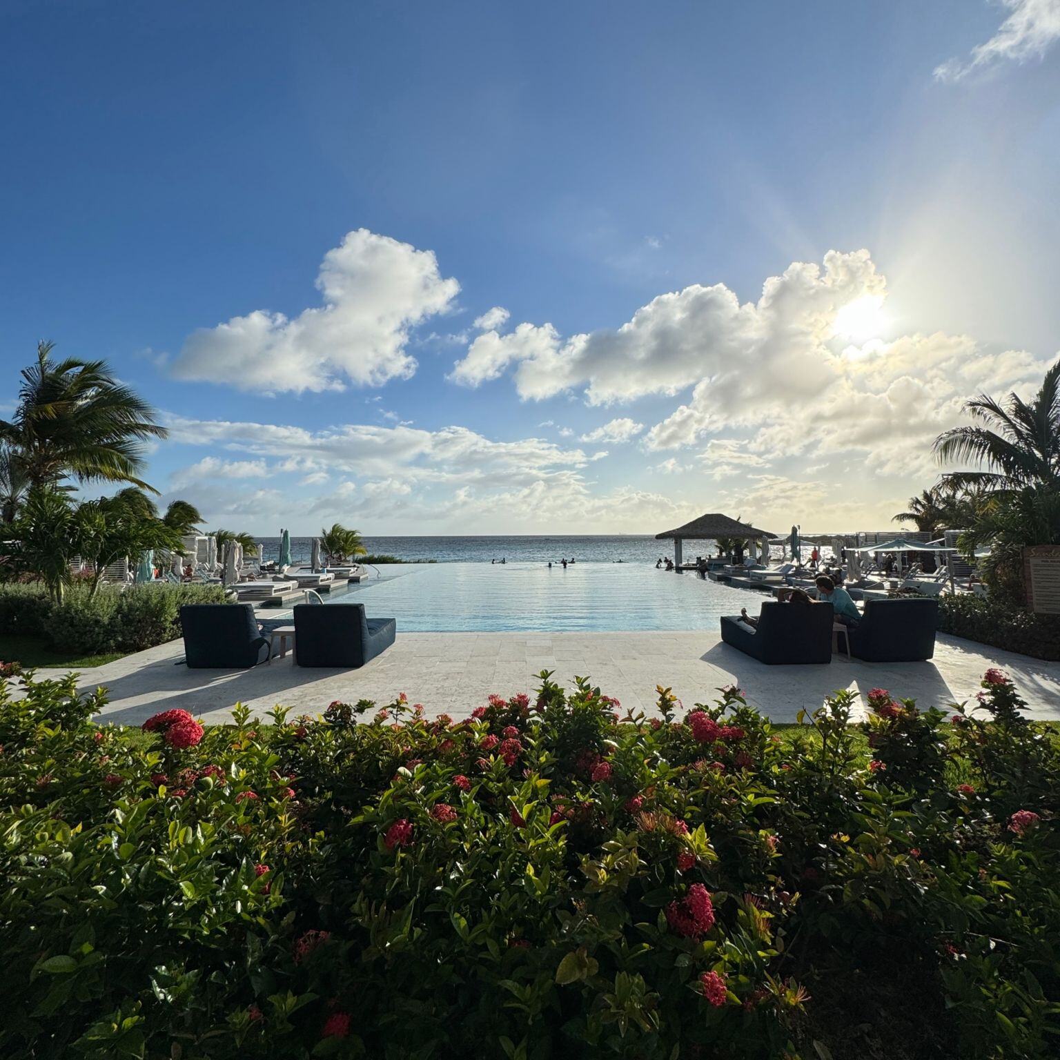 Curaçao poolside_featured image