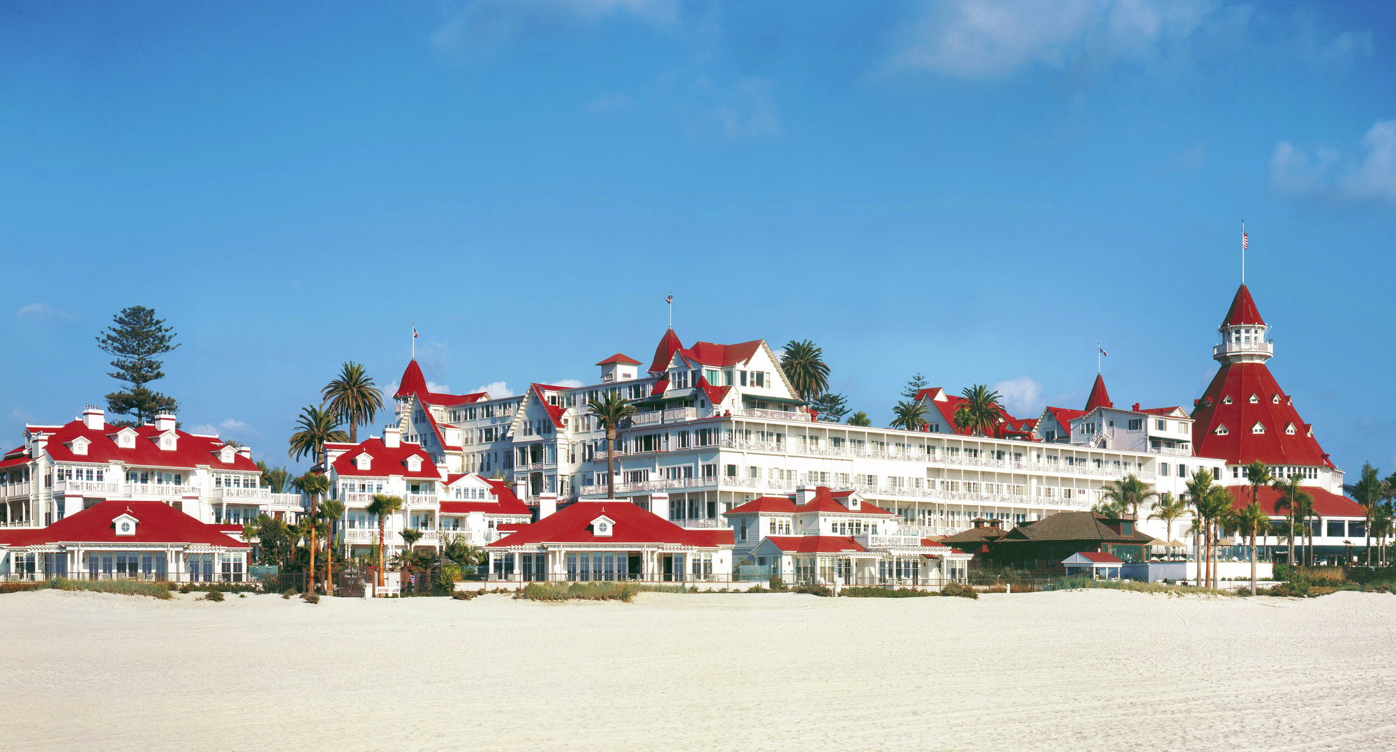 USE Hotel Del Coronado.Curio_full_exterior